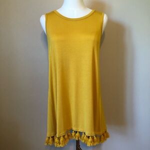 Kim & Cami Mustard Color Sleeveless Top with Tassel Hem Size M